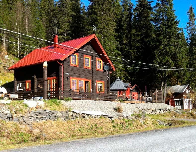 FRITIDSHUS STRANDTOMT TENNVIKEN5 Mycket fin strandtomt med lättskött natur