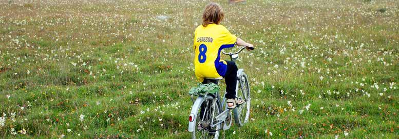 JULI To 7/7 Gammaldags skola kl 10.00 Hur var det att leva för hundra år sedan? Och hur var det att gå i skolan?