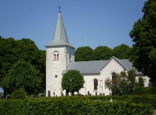 Kyrkor och gudstjänster I församlingen finns tre kyrkor. Björnekulla kyrka ligger i Åstorp, Västra Broby kyrka ligger utanför Nyvång, mitt bland åkrarna och Hyllinge kyrka på Örtgatan 19 i Hyllinge.