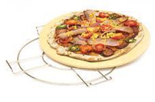 KA5541 PIZZASTENSET Robust pizzasten 35 cm Ø med ett emaljerat fat för jämn uppvärmning av stenen, vilket garanterar jämnt
