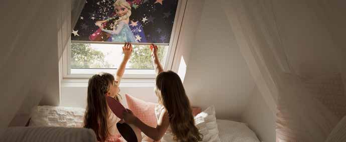 Mörkläggningsgardinen är idealisk för sovrum och barnrum Alla färger och mönster har samma mörkläggningseffekt INTEGRA Solar-gardin monteras utan kabeldragning på ditt manuella takfönster eller på