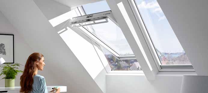Välj mellan INTEGRA (el 230V) eller INTEGRA Solar med solcell som laddar ett inbyggt batteri som driver takfönstret.