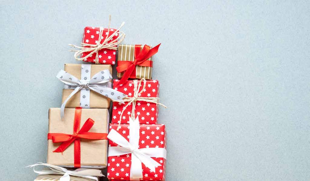 » Julhandeln Hälften kommer att handla julklappar på nätet i år Ungefär hur stort belopp tror du att du kommer att handla julklappar för på internet i år?