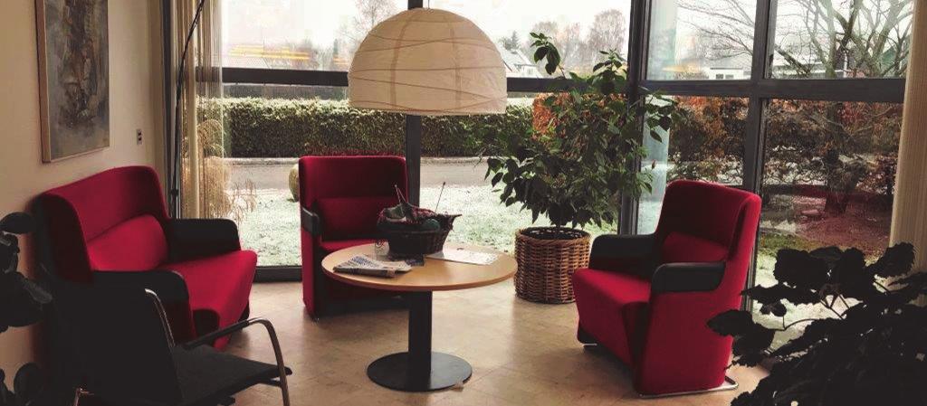 Detta händer på våra närbibliotek Hjärnarp Läs boken och se filmen Vid första tillfället träffas vi och diskuterar Kristian Lundbergs roman Yarden.