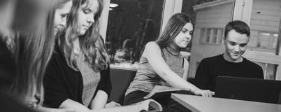 HUMANISTISKA PROGRAMMET Om du vill fördjupa ditt intresse inom språk, historia och filosofi är Humanistiska programmet ett bra val. Här ligger fokus på kultur i alla dess former.