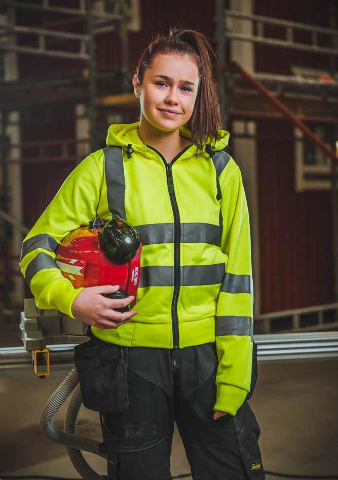Du får möjlighet att testa olika praktiska uppgifter och bekanta dig med olika yrkesgrenar innan du väljer inriktning.
