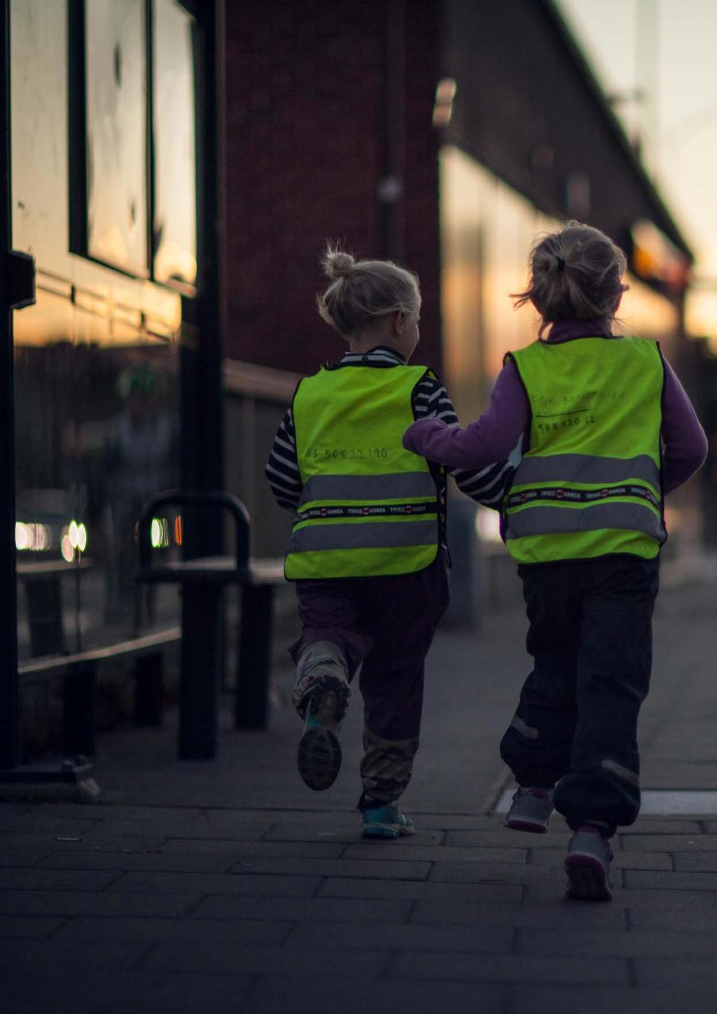 Översiktsplan för Stockholm Godkännandehandling enligt stadsbyggnadsnämndens beslut Plats för svan- och FSCmärkning Plats för svan- och FSCmärkning FOTO & ILLUSTRATIONER Per-Erik Adamsson/Stockholms