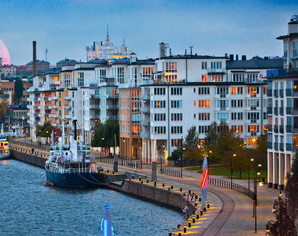 Stockholm ligger i framkant när det gäller hållbar stadsutveckling. Hammarby sjöstad är en relativt nybyggd stadsdel med miljöprofil.