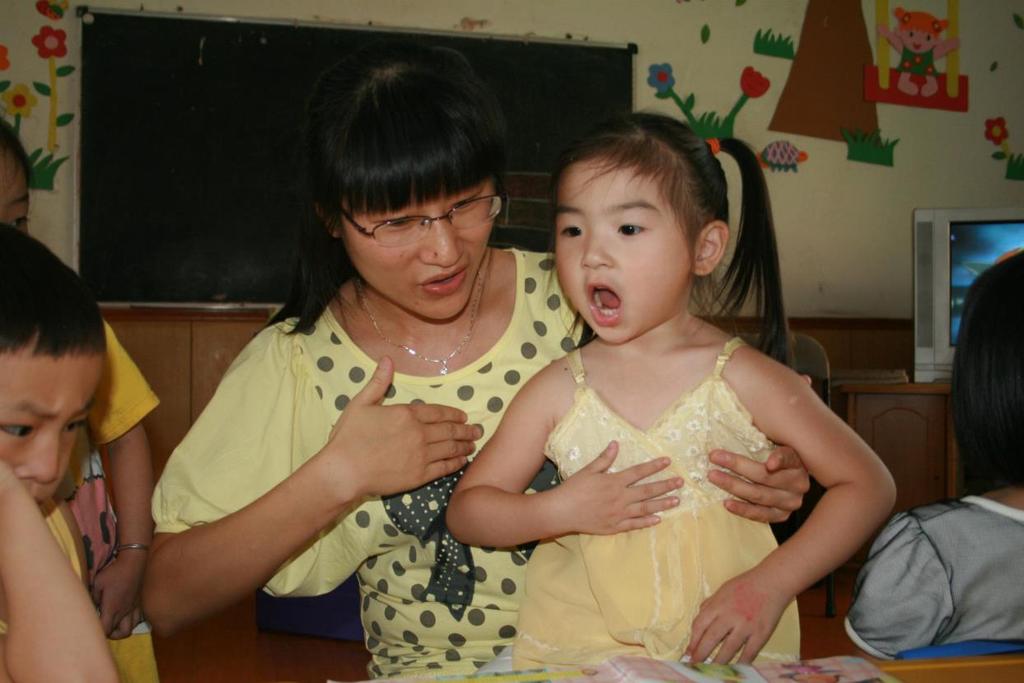 Foto: SOS Arkiv Situationen i landet Skillnaderna i villkoren för en nyfödd flicka på landet i västra Kina och en nyfödd pojke i en av Kinas östkuststäder är mycket stora.