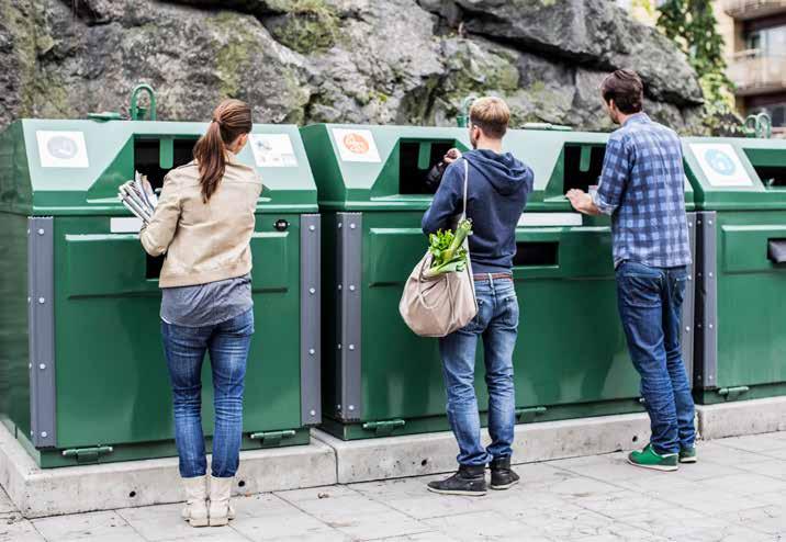 Det dumpas gamla soffor och nedslitna vinterdäck, uttjänta kylskåp, smutsiga kläder och färgburkar.