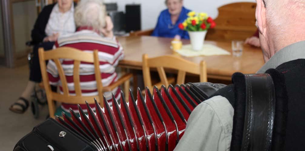 Ängslunda våning B, norr och söder, Arbrå Demensboende med 17 platser fördelade på två avdelningar, norr och söder.