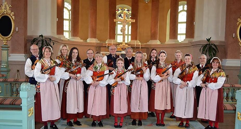 Älvdalens spelmanslag Klintetten Klintetten har spelat tillsammans sedan 1993, både konserter men framför allt till dans. Det blir både polskor och gammaldans.