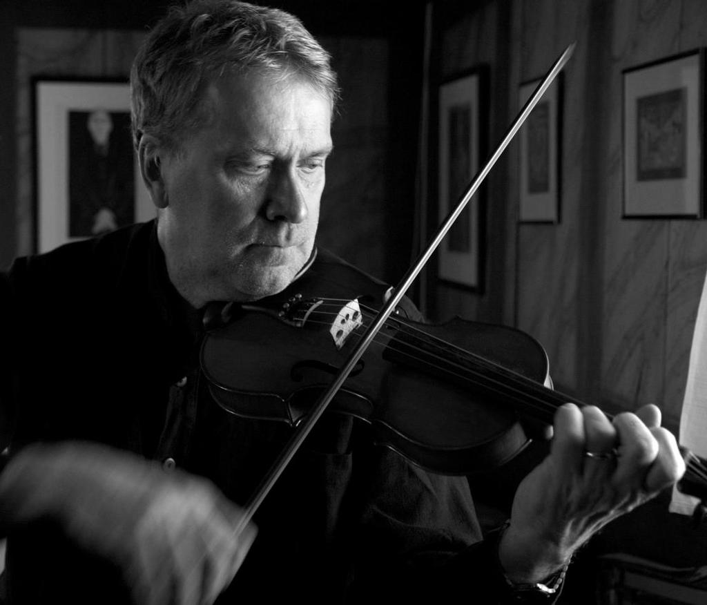 Det var också genom Björn som Bengan och Per kom i kontakt med varandra något år senare. Per har sina musikaliska rötter i Rättviks rika folkmusikmylla.