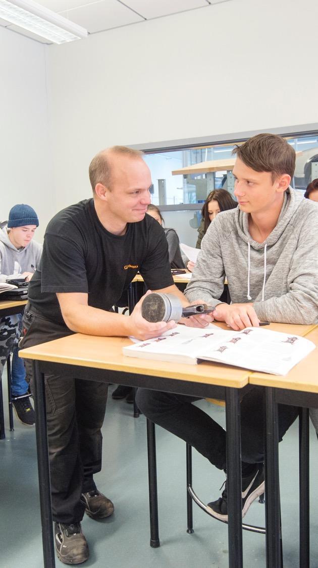 men skapar också möjligheter Landets studenter på fordonstekniska utbildningen går en ljus framtid till mötes.