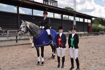 Under ERS lokala dressyrtävling den 6:e juni vann Ragni Wannag och Manitou och Erica Linblom och Zeller placerade sig på 4:e plats och Åsa