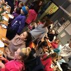 Jessica Larsson har arbetat som fritidsledare hos oss i Enskede ridsällskap sedan våren 2017.