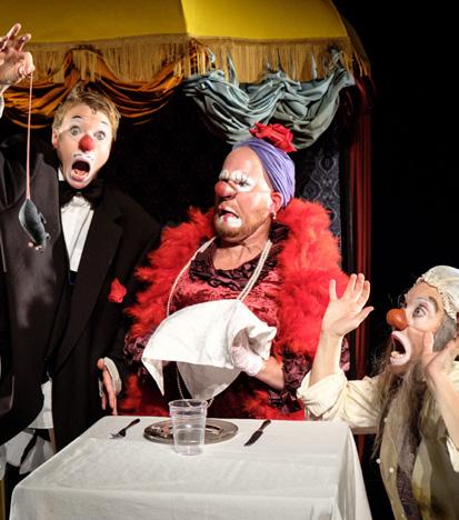 Musiken är specialskriven till föreställningen som är producerad av Teater Sláva. JULKUL PÅ JORDBRO PARKLEK HASTA LA PASTA En clownföreställning med slapstick, magi och mycket publikkontakt.
