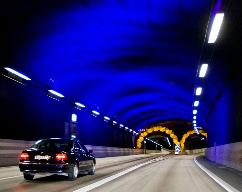 VAD HÄNDER NÄR DET BLIR TRÄNGSEL I TRAFIKEN? Trängsel Hastigheten sänks Köbildning Lokal och regional trafik påverkas Fordonen på vägarna konkurrerar om utrymmet.