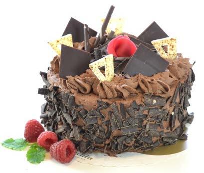Tryffeltårta - 8bit 159kr/12bit 219kr/20bit 359kr En tårta för dig som gillar choklad! Chokladmousse läggs mellan sockerkaksbottnar.