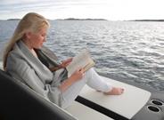 För övriga tillval, se seprata prislista En ny trendsättare Grandezza visar åter igen riktningen för skandinavisk motorbåtsdesign.