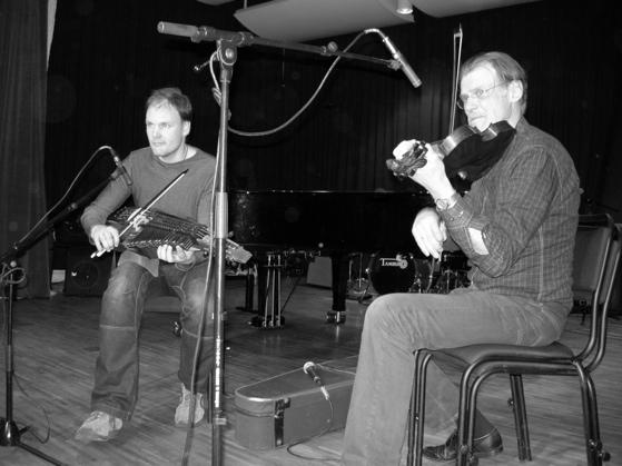 Folkmusikkurser på Lunnevad Ska vi kunna få en folkmusikakademi även i vårt låtområde? En grupp inom spelmansförbundet har börjat verka för att få till en sådan specialkurs vid Lunnevads Folkhögskola.