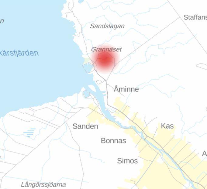 Avståndet till kommunens centrum är ca 4,5 km medan avståndet in till regionens centrum Vasa är ca 25km.