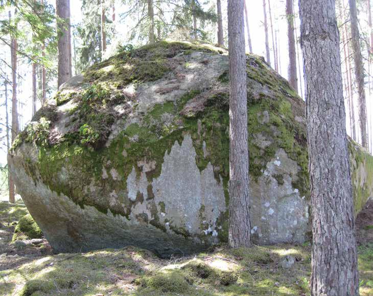 Stort stenblock jättakast Om man kör till Tofta och sedan tar av åt vänster vid skylten Ekesås, så ser man efter några hundra meter, ett stort stenblock på vägens vänstra sida- ett s.k. Jättakast.