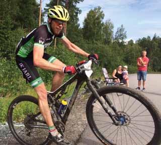 INTERNATIONELLA TÄVLINGAR EM i cykel Brügge, Belgien 14-20 augusti Tommy Hammarström gjorde en av sina bästa insatser i ett internationellt mästerskap.