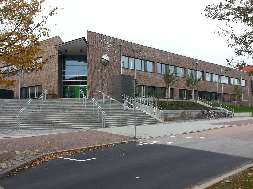 Linköping KAPITEL DEN 10 OKTOBER 2013 Helsingborgs TB Närvarande: 21 Bröder Bröderna gjorde ett studiebesök på Helsingborgs nyaste skola, Tågaborgsskolan.