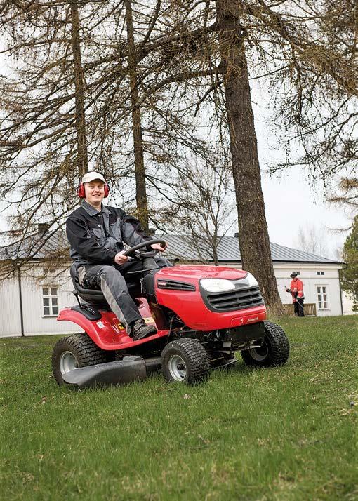 Yrkesinriktad specialundervisning Yrkeschansen (TELMA) Utbildning som handleder för arbete och självständigt liv (30 60 kompetenspoäng) n På Yrkeschansen anpassas utbildningsprogrammet,