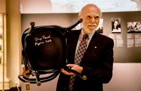 Barish besökte Nobelmuseet och signerade enligt tradition en stol i museets bistro. Utställningen Nobel Creations skedde i samarbete med Musikhögskolan och Beckmans Designhögskola.