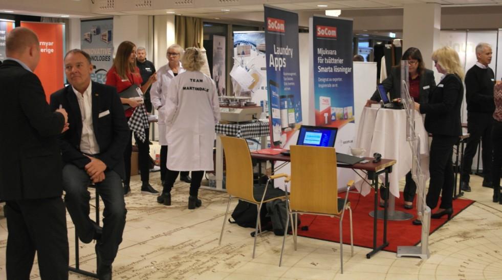 fullmäktiges vice ordförande. Efter inledande ord om Falkenberg ledde Stig det extra årsmötet.