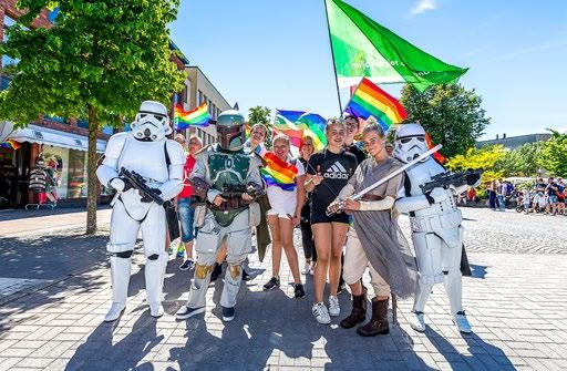 Uppsamlig iför parade sker frå klocka 14 vid Mölle och på plats fis guider som kommer att försöka få alla amälda grupper att komma