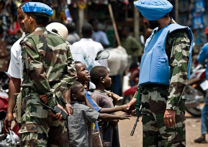 Foto: UN Photo/Marie Frechon FÖRORD Konflikten i den Demokratiska republiken Kongo (även kallat Kongo-Kinshasa och DR Kongo) aktualiserar diskussionen om vad FN bör göra när stater inte förmår att