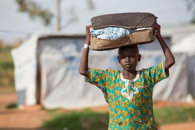 "Kriget i Syrien handlar inte om siffror det handlar om människor. Familjer splittras, oskyldiga civila dödas, hus förstörs, företag krossas", säger UNHCR:s chef Filippo Grandi. APRIL.