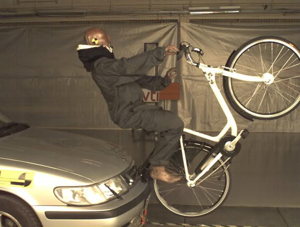 CE-märkning är ett krav för att en cykelhjälm ska få säljas inom Europa och intygar att hjälmen uppfyller de krav som ställs i EU-direktivet för personlig skyddsutrustning.