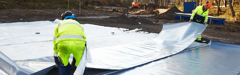 RADONMEMBRAN RAC800 RAC 800 är ett kraftigt membran av flera lager UV-stabiliserad polyetenplast, som effektivt stoppar gas.