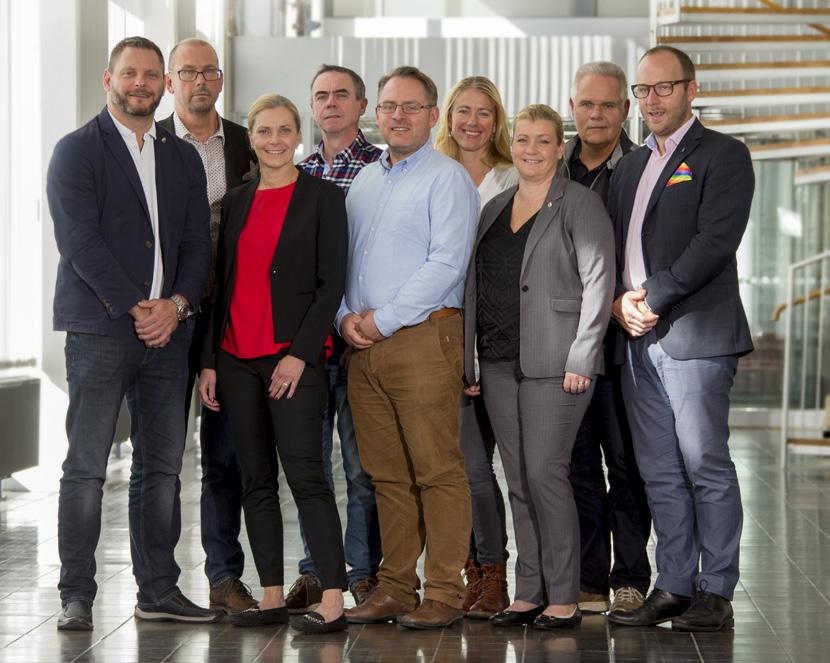 FÖRBUNDSSTYRELSEN FÖRBUNDSSTYRELSENS TACK Foto: Roger Schederin Från vänster: Tomas Stjernfeldt, Christer Palmkvist, Lena Nitz, Mats Lundberg, Sven-Erik Svensson, Emma Cronberg, Anna Nellberg, Stefan