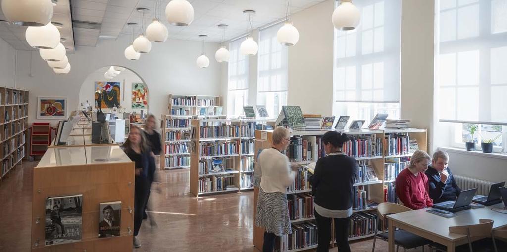 Lärarrollen Eleverna på teaterinriktningen väljer detta redan när de söker till gymnasiet (liksom övriga inriktningar på Estetiska programmet).