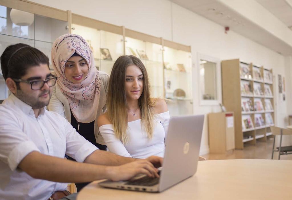 Ekonomiprogrammet På Per Brahegymnasiets ekonomiprogram kan du välja en av inriktningarna ekonomi eller juridik. På ekonomiprogrammet kommer du att utveckla kunskaper i bl.a. samhällsekonomi, företagsekonomi och juridik.