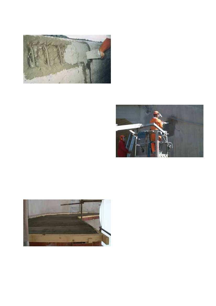 Metod 1 Handapplicering med tixotropt reparationsbruk som inte kräver form Handapplicering utan gjutform Den väl rengjorda armeringen täcks med REP 05, en rostskyddande cementbaserad slamma.