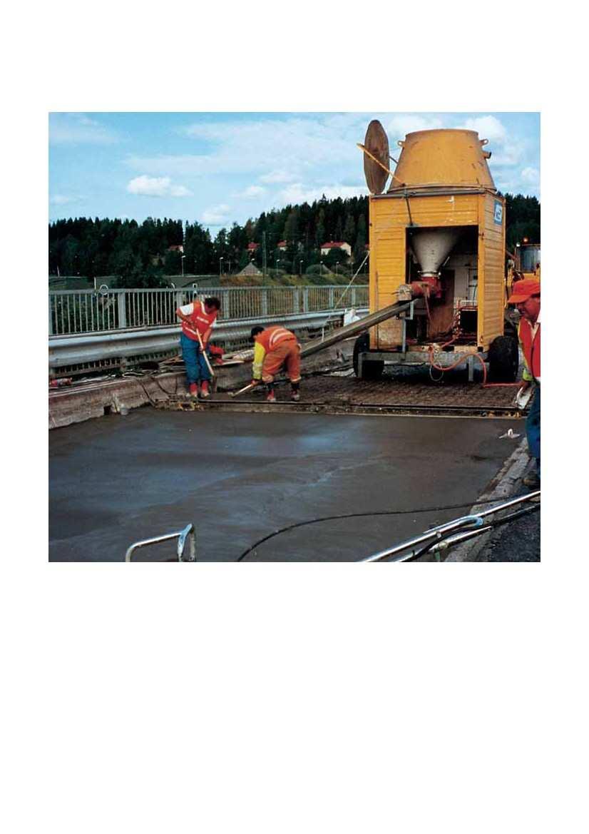 Reparation och skydd i praktiken Bro under reparation Broar, vägar, marina konstruktioner och kraftverk Broar, vägar, marina konstruktioner och kraftverk är ofta utsatta för påverkan från