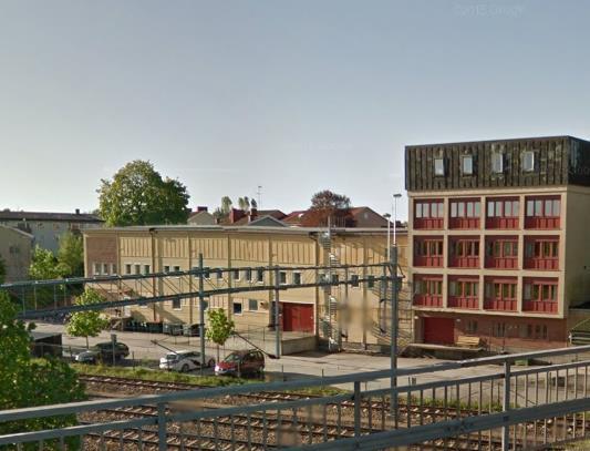 CITY Ava-huset Bra placering för bilister och tågresenärer.