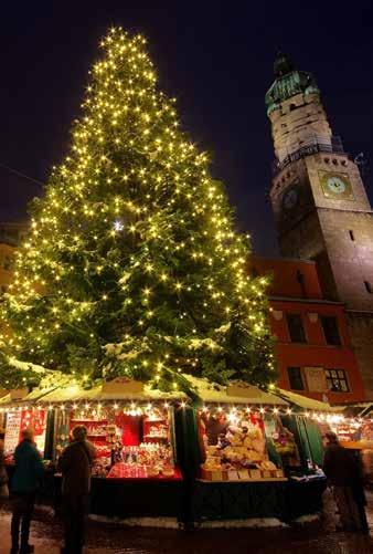 Hemorten Innsbruck Vi flyger till München där vår reseledare vid ankomst tar oss till vår transferbuss och sedan vidare mot Tyrolen och Innsbruck.