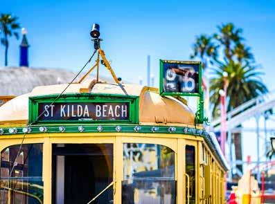 Adelaide Under en rundtur passerar vi några av de mest välkända landmärkena, såsom statyn av överste William Light som utformade staden, St Peter s Cathedral och botaniska trädgården.