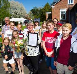 7 De prisades på Guldsöndagen Klass 5B på Dalslundskolan Valton Kastrati Ulf Herbert Gustavsson fick Charlotte Weibullpriset Ulrika Rosenquist och Mikael Rosenquist från Z.