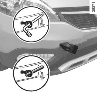 BOGSERING: starthjälp (2/2) 3 4 5 6 Använd en stel bogserstång. Om du använder ett rep eller en vajer (om landets lagstiftning tillåter det), måste den bogserade bilen kunna bromsa.