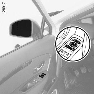 BACKSPEGLAR A B C D 1 3 2 E Infällbara backspeglar När bilen låses fälls backspeglarna in automatiskt (strömställaren 2 i läge D). De fälls ut automatiskt nästa gång tändningen slås på.