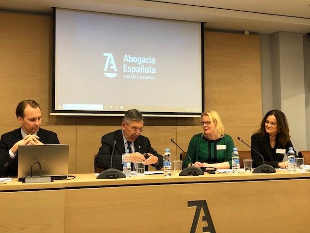 Därefter höll Agustín González García från advokatbyrån Uría Menéndez ett föredrag med rubriken Regulating the export of works of art in Europe.