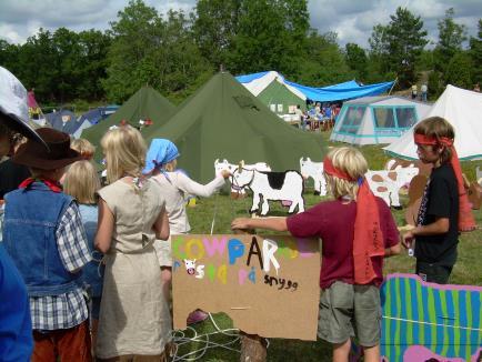 Kan & se hajk med Vårby gårds scoutkår.